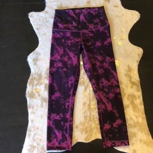 Lululemon Wonder Under HR Crops